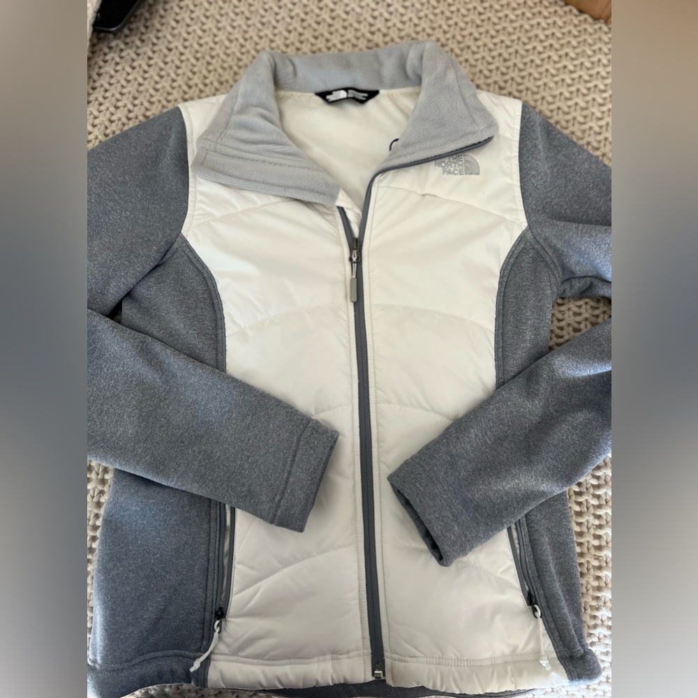 WOMENS NORTH FACE SIZE SMALL
